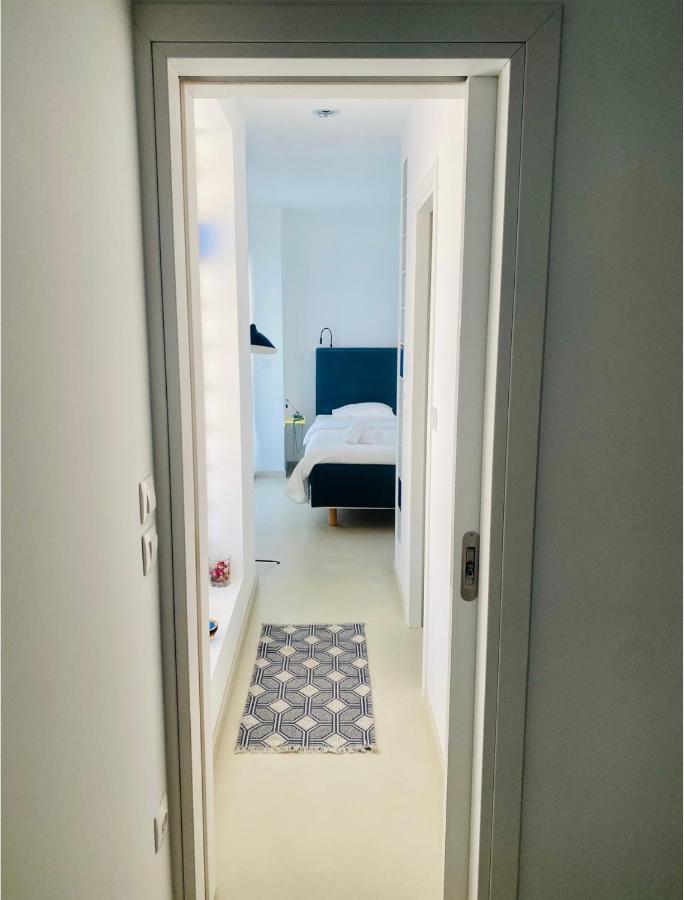 Your Lovely In Buzzing Exarchia Apartment *